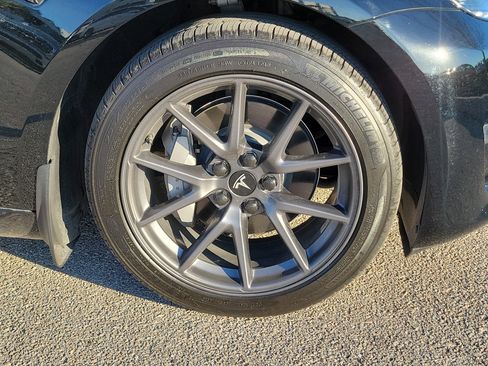 Used 2023 Tesla Model 3 Standard Range image 5