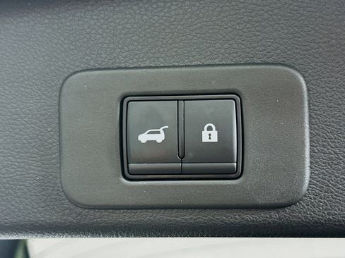 Used 2025 Nissan Murano SV FWD image 28