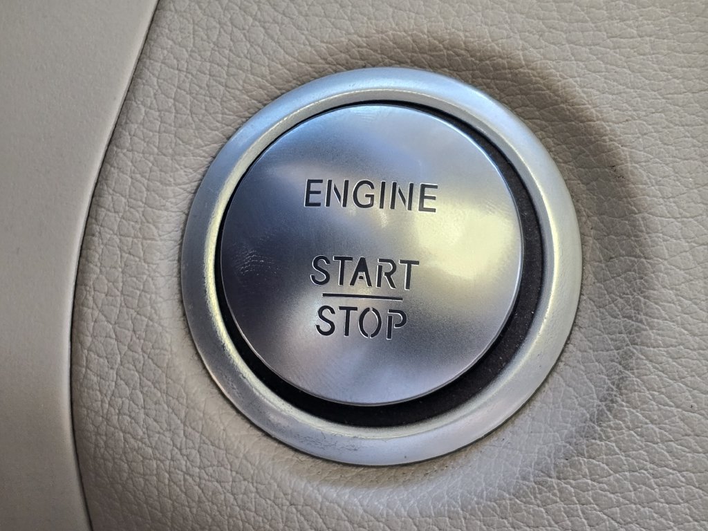 Used 2019 Mercedes-Benz GLC 350e 4MATIC image 37