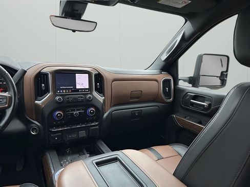 Used 2021 Chevrolet Silverado 2500 High Country w/ Z71 Off-Road Package image 24