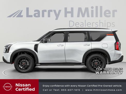 Certified 2025 Nissan Armada PRO-4X AWD/4WD image 3