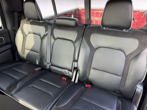 Used 2025 RAM 1500 Laramie image 13