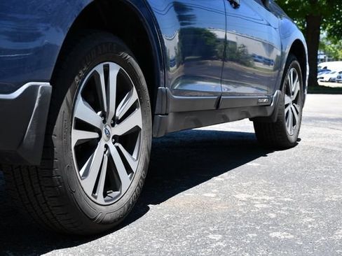Used 2019 Subaru Outback 2.5i Limited w/ Popular Package #2 AWD/4WD image 9