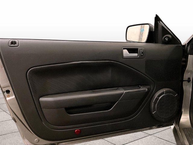 Used 2009 Ford Mustang GT Premium RWD image 22
