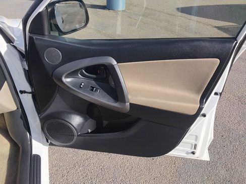 Used 2012 Toyota RAV4 4WD w/ Value Pkg image 14