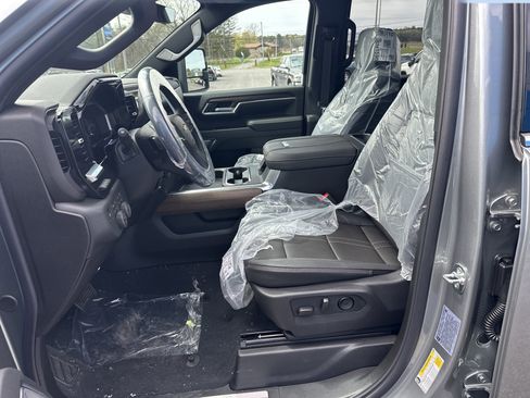 New 2026 Chevrolet Silverado 2500 High Country w/ High Country Premium Package AWD/4WD image 11