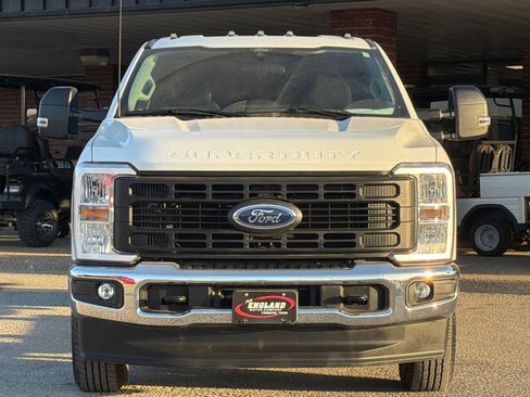 Used 2024 Ford F250 XL w/ XL Chrome Package image 2