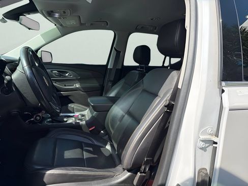 Used 2021 Chevrolet Traverse Premier FWD image 5