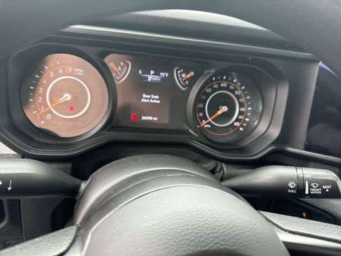 Used 2024 Jeep Gladiator Sport AWD/4WD image 19
