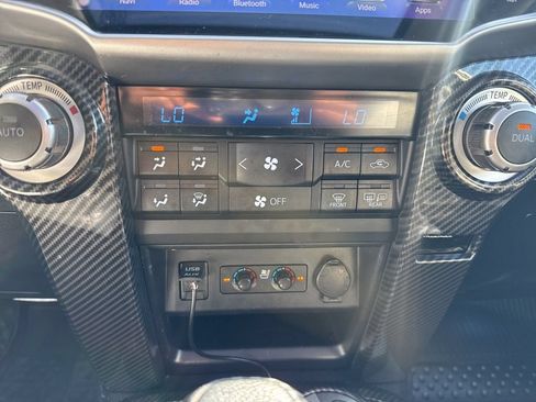 Used 2017 Toyota 4Runner Limited AWD/4WD image 20