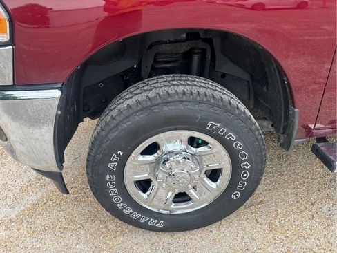 Used 2024 RAM 2500 Tradesman w/ Chrome Appearance Group AWD/4WD image 12