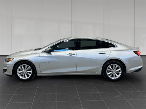 Used 2019 Chevrolet Malibu LT image 2