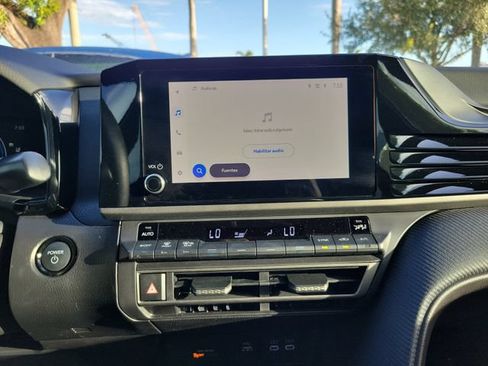 Used 2025 Toyota Camry SE FWD image 19