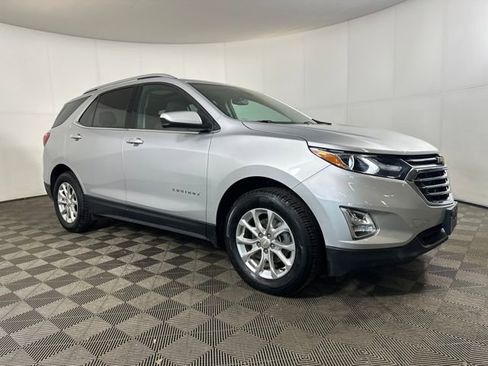 Used 2020 Chevrolet Equinox LT image 2