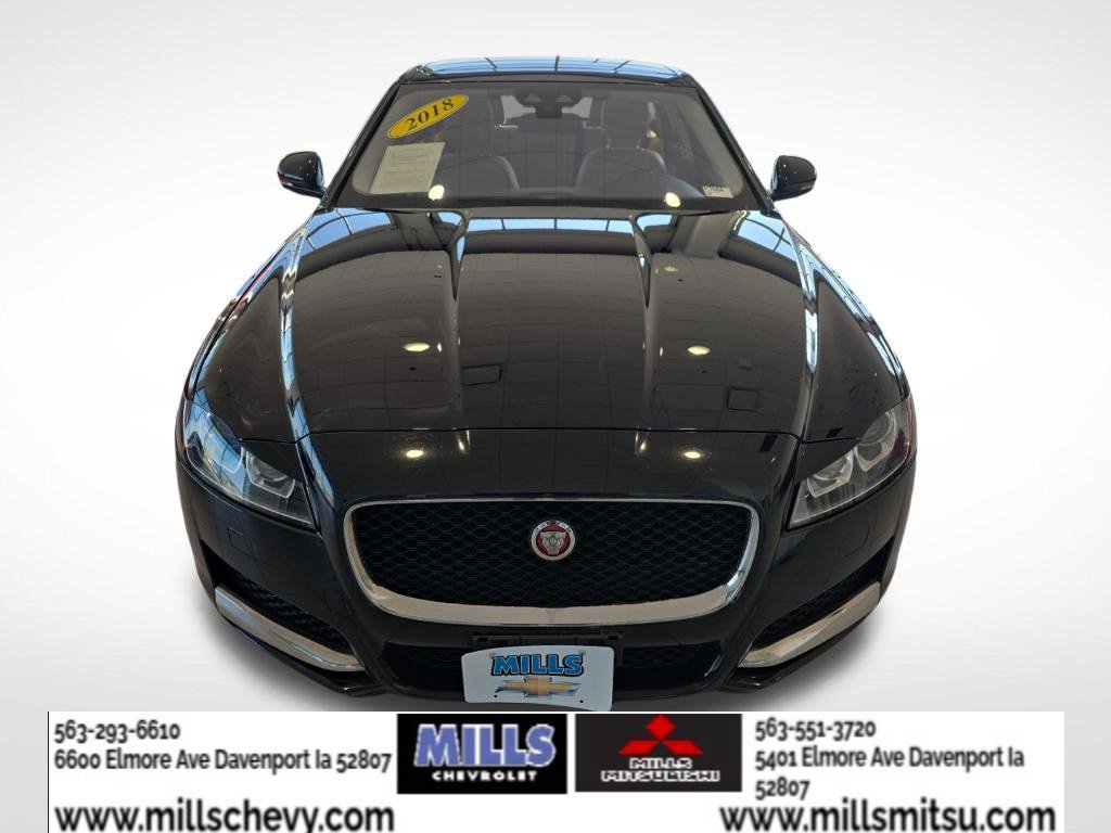 Used 2018 Jaguar XF Premium AWD/4WD image 2