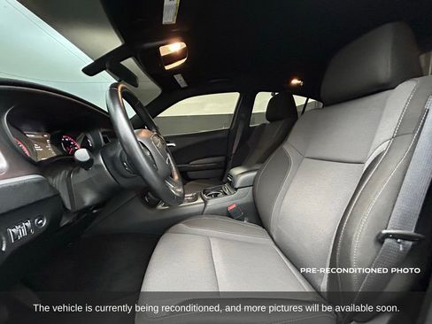 Used 2022 Dodge Charger SXT w/ Blacktop Package image 11