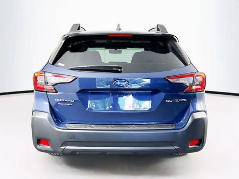Used 2025 Subaru Outback Premium AWD/4WD image 5