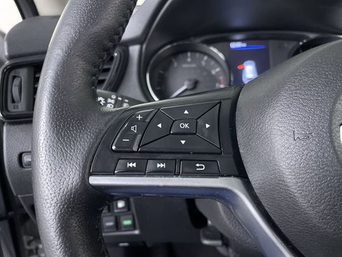 Used 2019 Nissan Rogue SL w/ Premium Package image 29