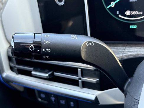 Used 2024 Hyundai Santa Fe Limited image 10