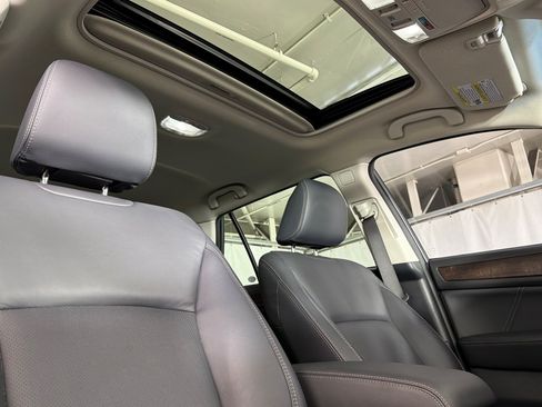 Used 2019 Subaru Outback 3.6R Limited w/ Popular Package #2 AWD/4WD image 24