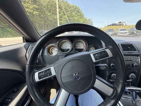 Used 2010 Dodge Challenger R/T RWD image 21