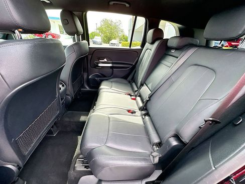 Used 2022 Mercedes-Benz GLB 250 4MATIC w/ Premium Package Lite image 23