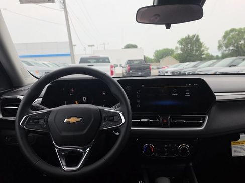 New 2026 Chevrolet TrailBlazer LT w/ LT Cold Weather Package FWD image 8