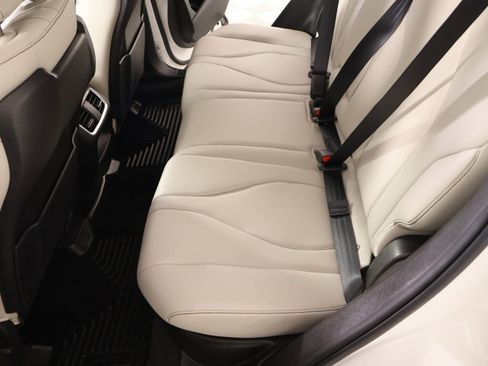 Used 2025 Acura RDX SH-AWD image 12