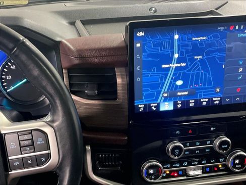 Used 2024 Ford Expedition Limited image 19