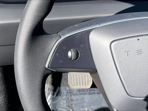 Used 2025 Tesla Model 3 Long Range image 17