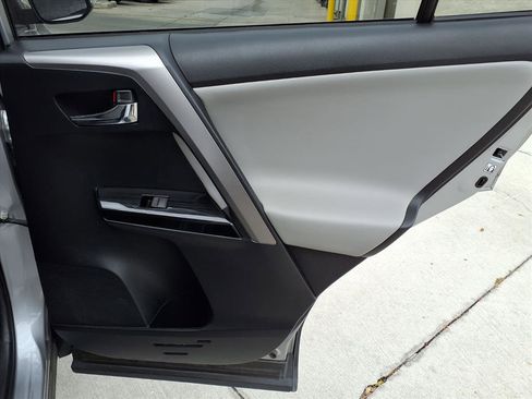 Used 2017 Toyota RAV4 Limited image 11