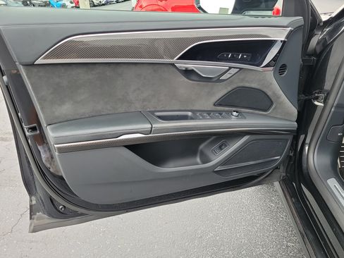 Used 2021 Audi S8 L w/ S8 Executive Package AWD/4WD image 19