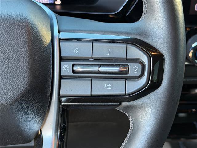 Used 2023 Chevrolet Colorado LT w/ LT Convenience Package II AWD/4WD image 18