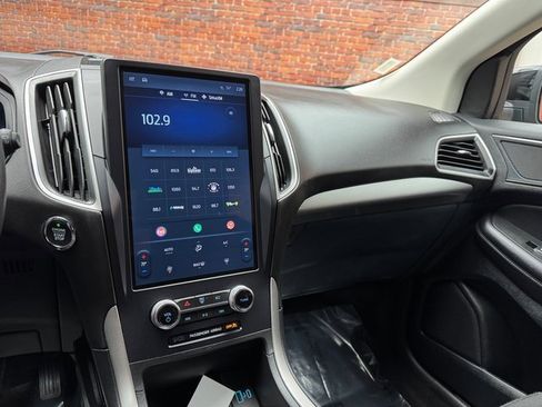 Certified 2023 Ford Edge SE w/ Black Appearance Package image 17