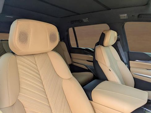 New 2025 Cadillac Escalade IQ Luxury 2 AWD/4WD image 20