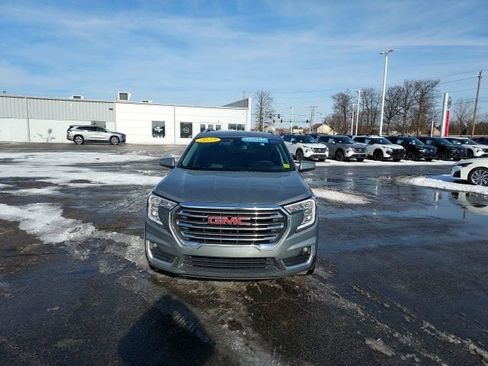 Used 2023 GMC Terrain SLT image 11