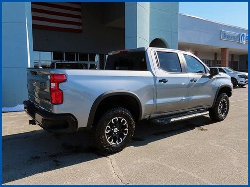 Used 2023 Chevrolet Silverado 1500 ZR2 w/ Technology Package AWD/4WD image 8