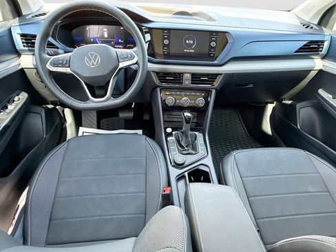 Used 2024 Volkswagen Taos SE w/ Panoramic Sunroof Package AWD/4WD image 15