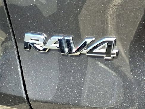 Used 2025 Toyota RAV4 LE AWD/4WD image 10