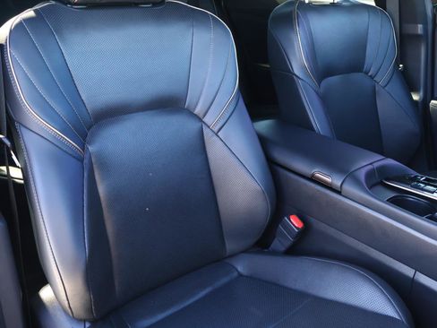 Used 2025 Toyota Crown Signia AWD/4WD image 19