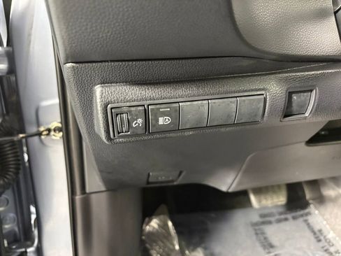 Used 2022 Toyota Corolla LE FWD image 14