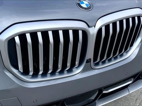 Used 2026 BMW X5 sDrive40i image 43