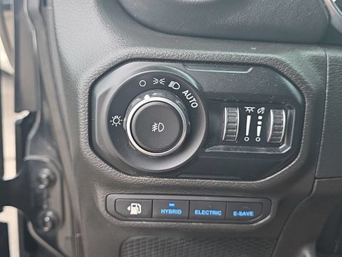 Used 2021 Jeep Wrangler Unlimited Rubicon 4xe w/ Cold Weather Group AWD/4WD image 22