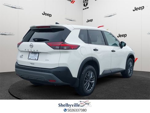 Used 2023 Nissan Rogue S image 6