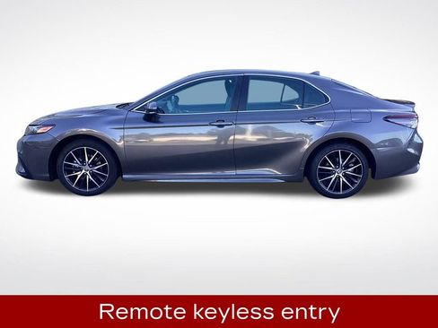 Used 2024 Toyota Camry SE image 7