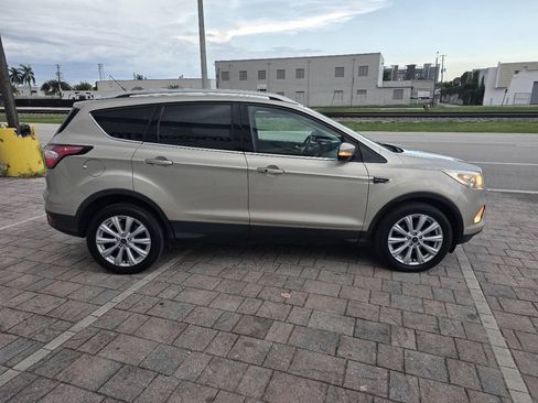 Used 2017 Ford Escape Titanium FWD image 9