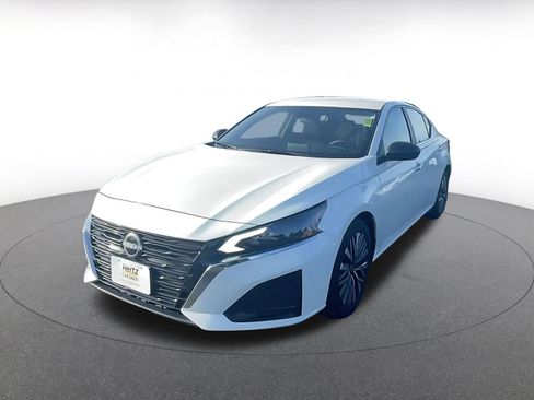 Used 2025 Nissan Altima 2.5 SV image 7