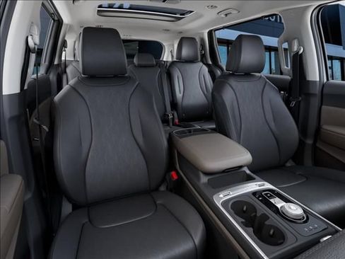New 2027 Kia Carnival SX FWD image 15