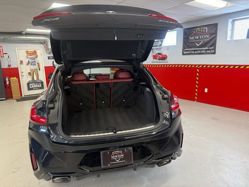 Used 2023 BMW X4 xDrive30i w/ M Sport Package image 12