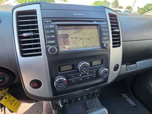 Used 2015 Nissan Frontier PRO-4X w/ Pro-4x Luxury Package AWD/4WD image 13